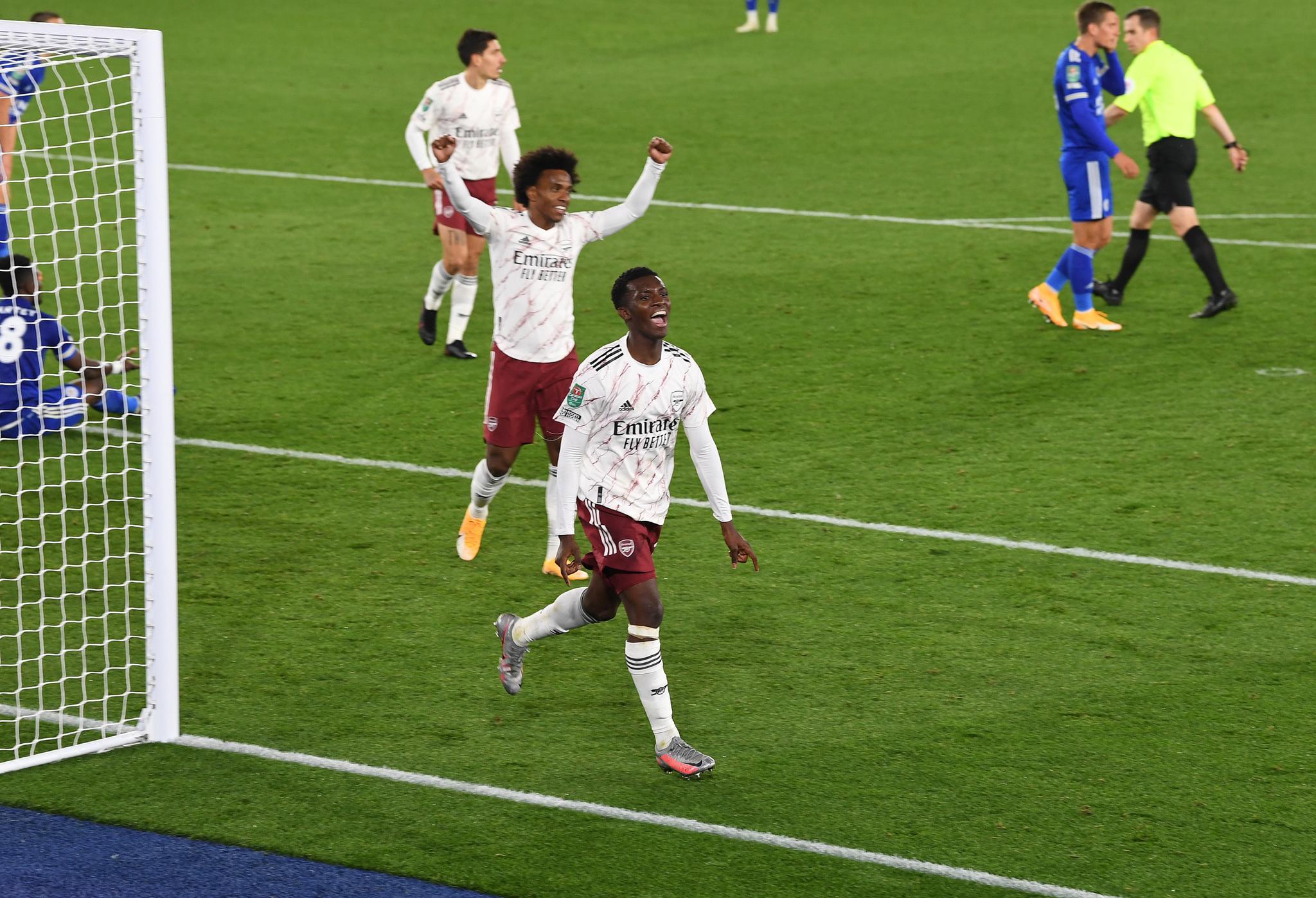 金年会官方在线入口-包含社区盾今晨再迎强敌，西汉姆队长鼓劲，主帅态度——更衣室稳定，团队化学反应显著的词条