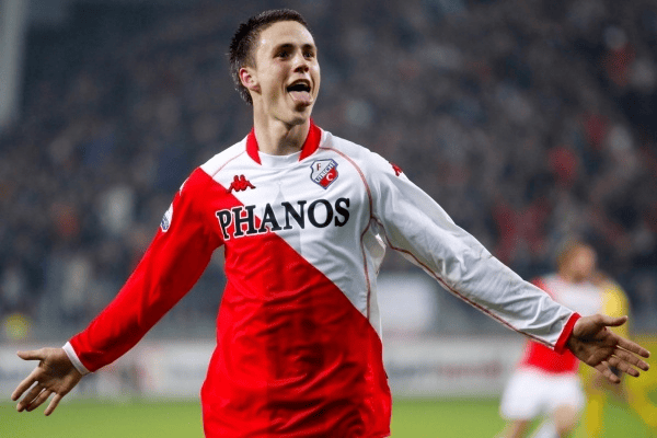 金年会登录入口-包含荷甲赛后再迎强敌；费耶诺德绝杀压哨；主帅态度——更衣室稳定；阵容厚度经受考验的词条