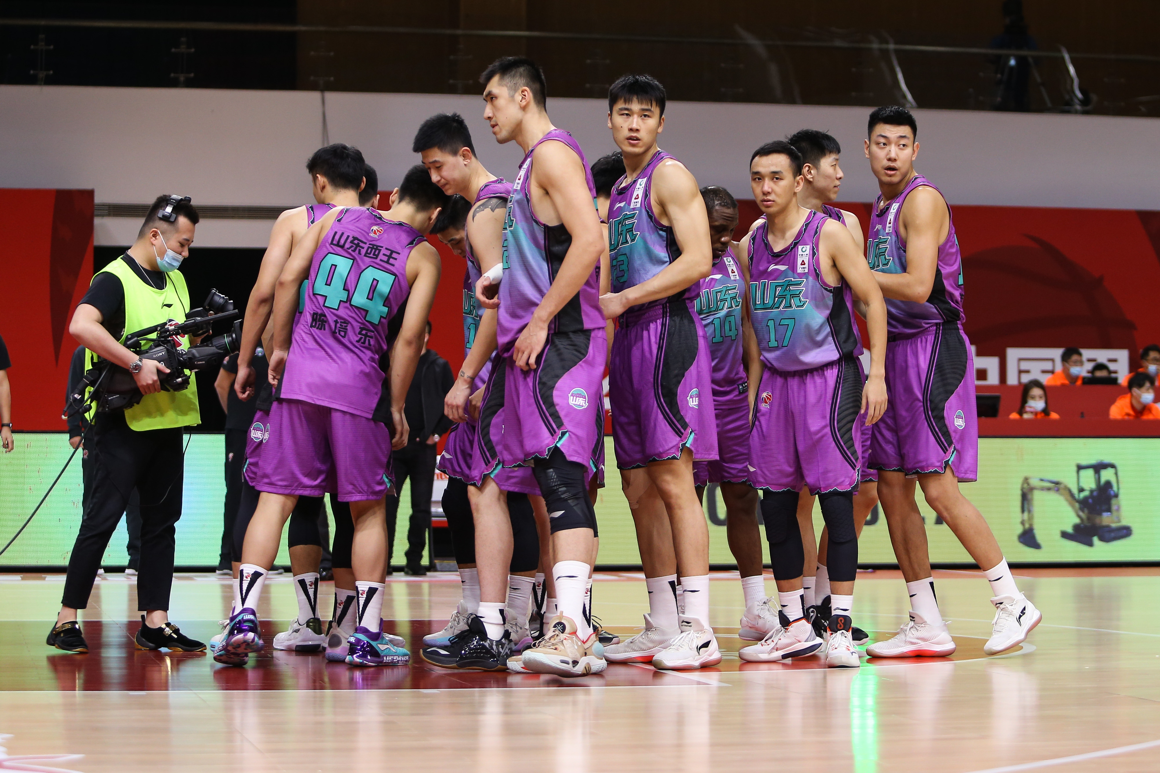 金年会首页-山东男篮内部会议纪要流出——赛前止住颓势，德甲使命明确，资深球员宣示担当的简单介绍